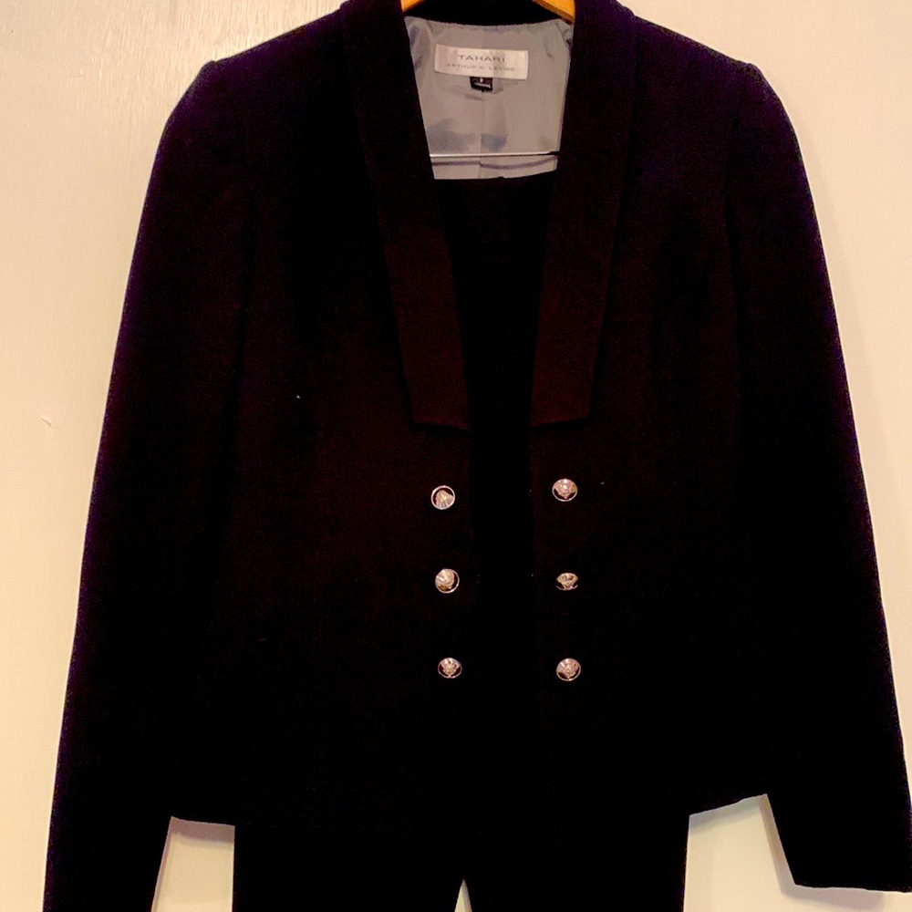 Tahari pant suit